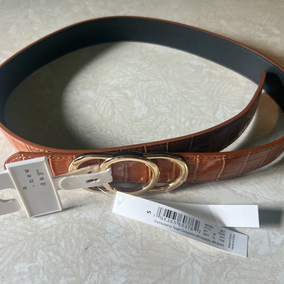 Target Accessories - NWT Women's Belt Gold Tone Hoop Trio Buckle Size Small